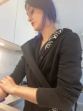 Erotic Synth Goddess online show from 9, 2, 2025