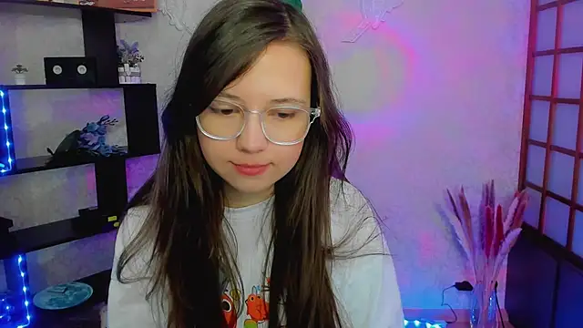 Snapshot of Lina_Brownie chatting on 4, 1, 2025 Lina Brownie online show from 4, 1, 2025