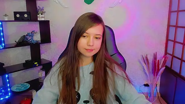 Snapshot of Lina_Brownie chatting on 4, 1, 2025 Lina Brownie online show from 4, 1, 2025