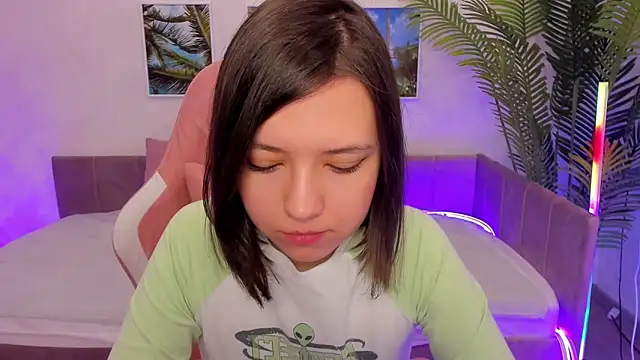 Snapshot of Lina_Brownie chatting on 6, 3, 2025 Lina Brownie online show from 6, 3, 2025
