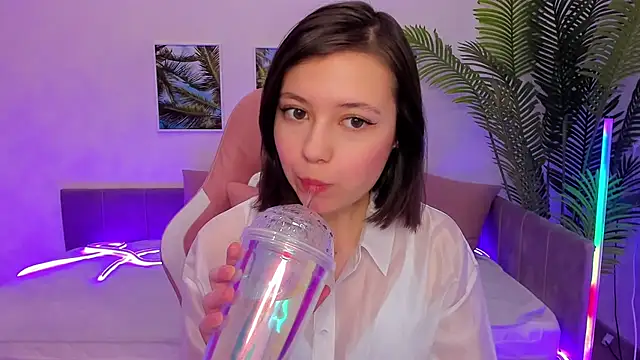 Snapshot of Lina_Brownie chatting on 8, 3, 2025 Lina Brownie online show from 8, 3, 2025