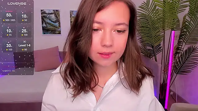 Snapshot of Lina_Brownie chatting on 9, 9, 2025 Lina Brownie online show from 9, 9, 2025