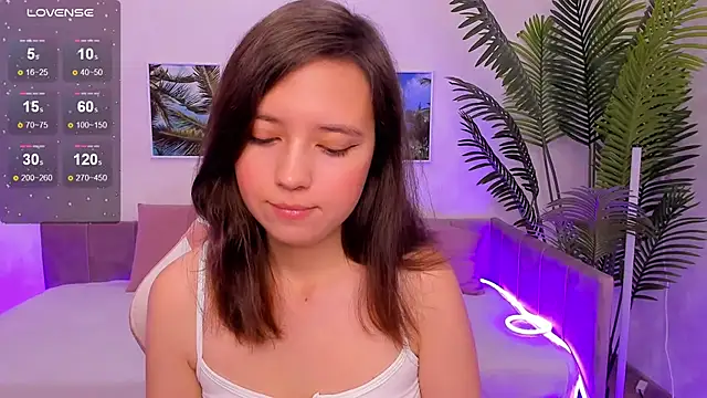 Snapshot of Lina_Brownie chatting on 8, 10, 2025 Lina Brownie online show from 8, 10, 2025