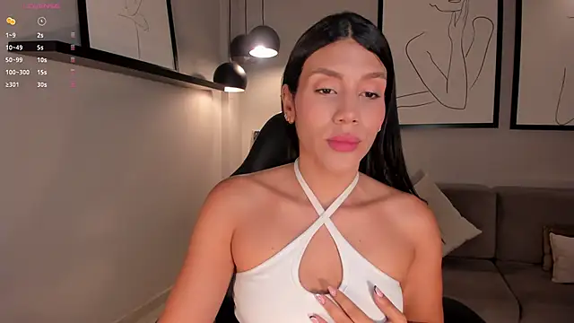 Snapshot of CharlotteCox_ chatting on 21, 1, 2025 CharlotteCox online show from 21, 1, 2025