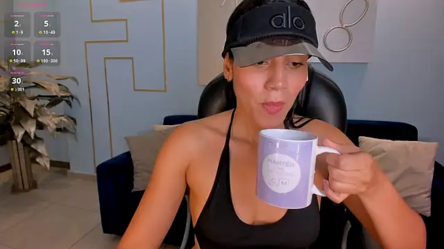 Snapshot of CharlotteCox_ chatting on 10, 2, 2025 CharlotteCox online show from 10, 2, 2025