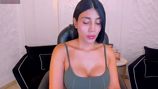 Snapshot of CharlotteCox_ chatting on 2, 5, 2026 CharlotteCox online show from 2, 5, 2026