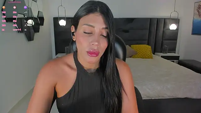 Snapshot of CharlotteCox_ chatting on 29, 7, 2026 CharlotteCox online show from 29, 7, 2026