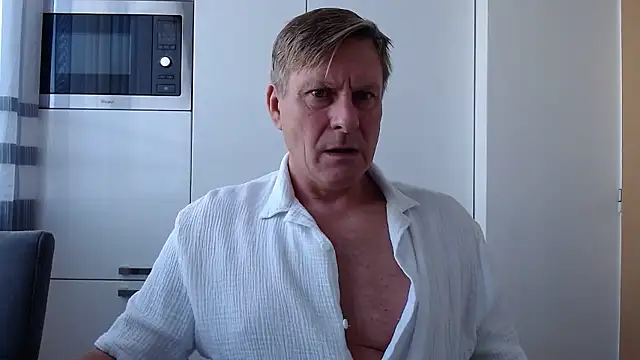 Snapshot of johnnym1 chatting on 19, 1, 2026 johnnym1 online show from 19, 1, 2026