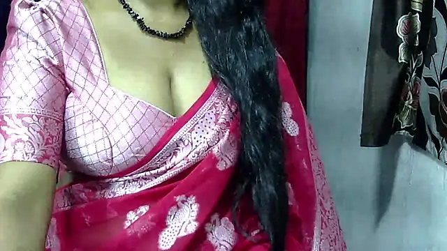 Snapshot of samyukthapuretelugu chatting on 2, 3, 2025 samyukthapuretelugu online show from 2, 3, 2025