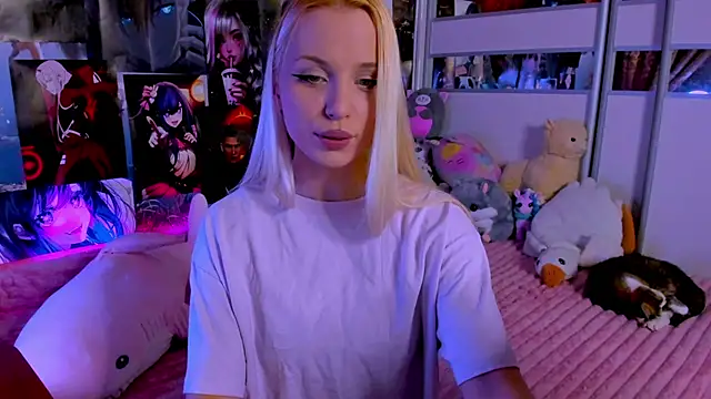 Cute  Pony online show from 15, 7, 2026