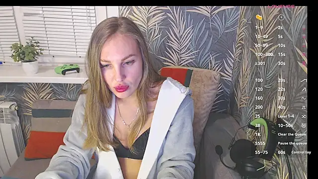 Snapshot of Kelly_Hardy chatting on 13, 2, 2025 Kelly Hardy online show from 13, 2, 2025