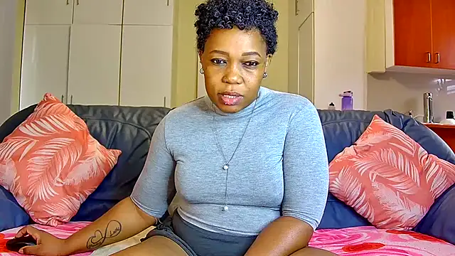 Snapshot of AfriGoddess21 chatting on 14, 2, 2025 AfriGoddess21 online show from 14, 2, 2025