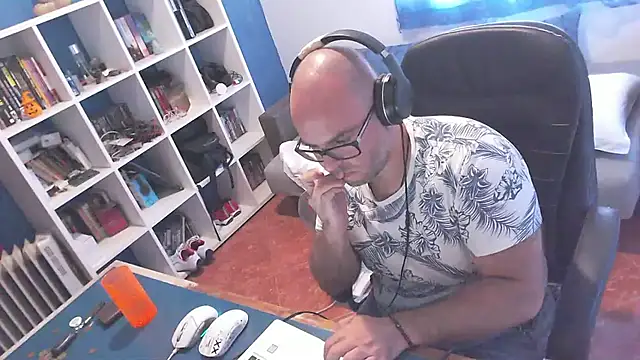 ravingr4d4 online show from 10, 10, 2025