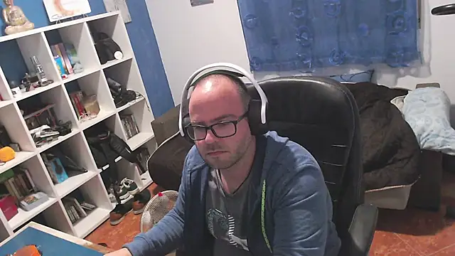 ravingr4d4 online show from 5, 11, 2025