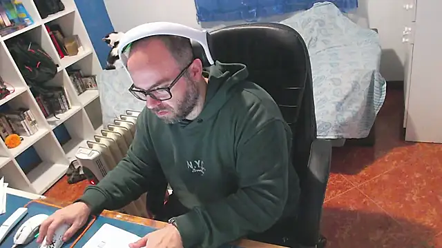 ravingr4d4 online show from 16, 2, 2026