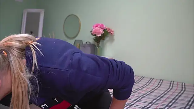 CelineConner online show from 4, 2, 2025