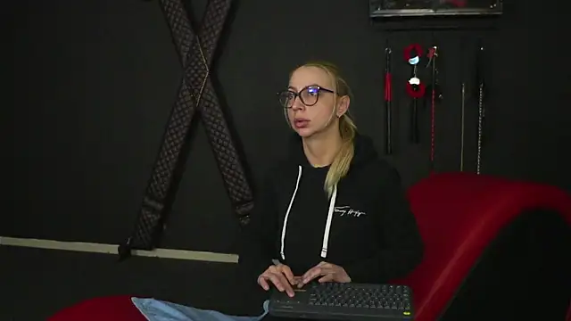 CelineConner online show from 6, 2, 2025