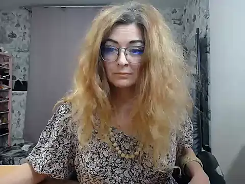 Snapshot of Helen1974 chatting on 12, 3, 2025 Helen1974 online show from 12, 3, 2025