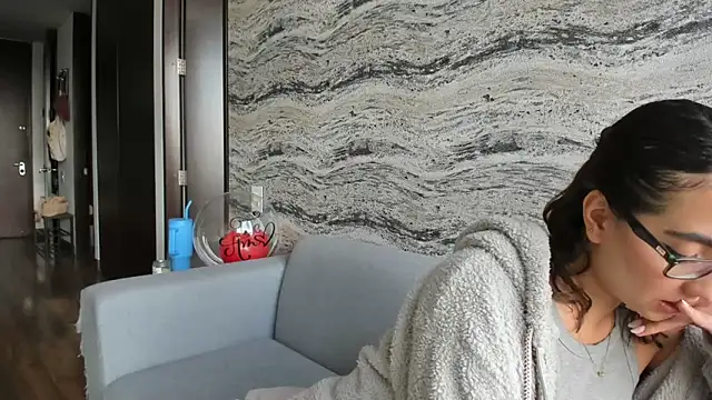 Sophi  a online show from 21, 10, 2025