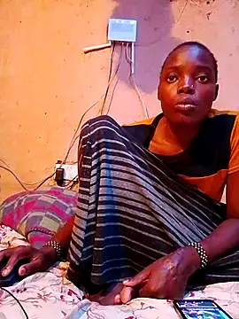 cute naimah online show from 18, 11, 2025