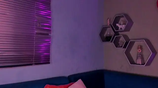 Sussy Bell01 online show from 26, 2, 2025