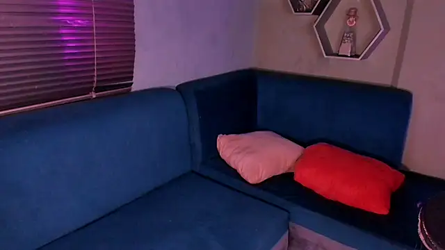 Sussy Bell01 online show from 28, 2, 2025