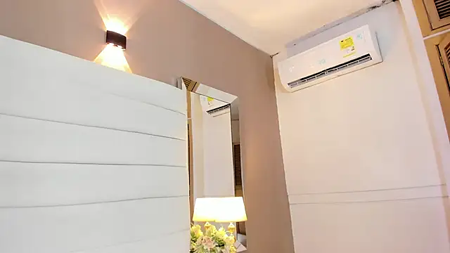 Lilly 2809  online show from 14, 9, 2025