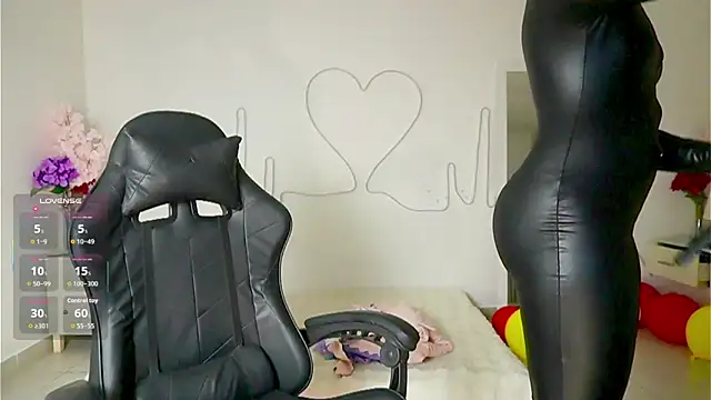 EmmaSanzz  online show from 26, 9, 2025