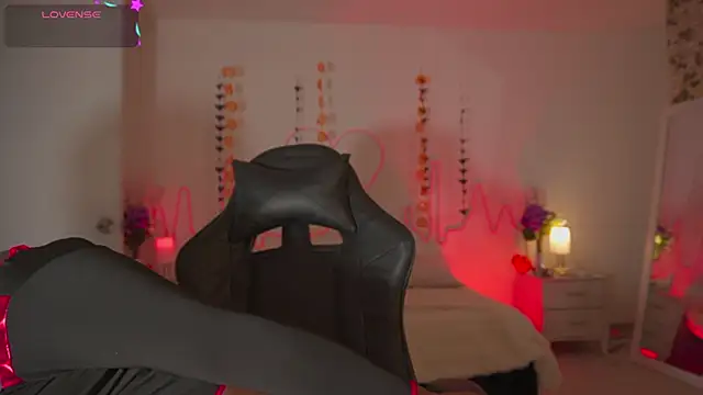 EmmaSanzz  online show from 19, 10, 2025