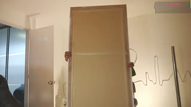 EmmaSanzz  online show from 19, 12, 2025