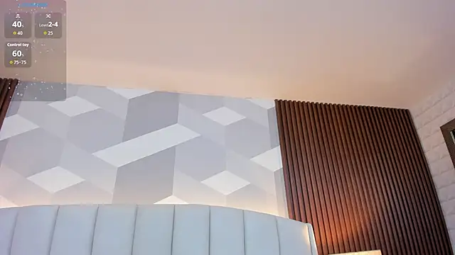 Julietasantos   online show from 15, 10, 2025