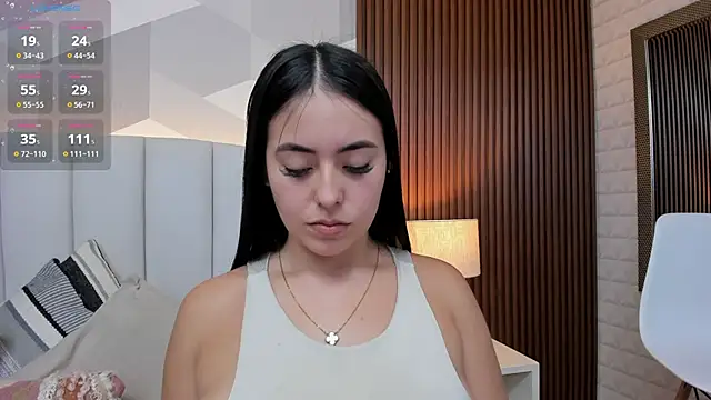 Julietasantos   online show from 2, 12, 2025