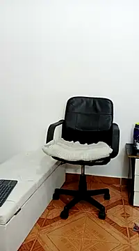 Snapshot of madonna101 chatting on 8, 3, 2025 madonna101 online show from 8, 3, 2025