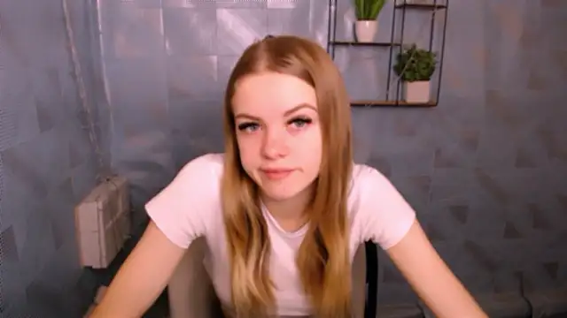 Snapshot of AliceFlirtt_ chatting on 3, 12, 2024 AliceFlirtt online show from 3, 12, 2024