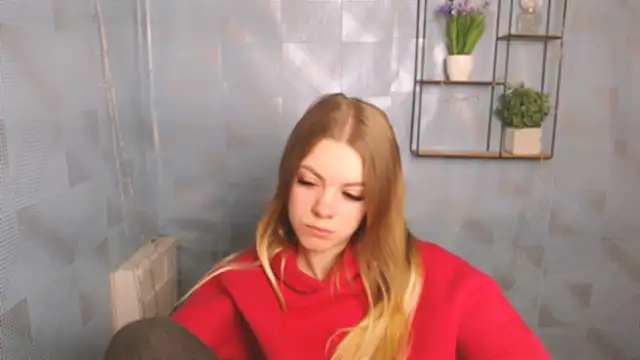 Snapshot of AliceFlirtt_ chatting on 14, 12, 2024 AliceFlirtt online show from 14, 12, 2024