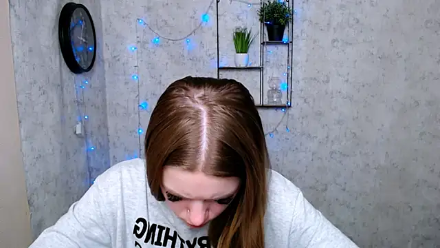 Snapshot of AliceFlirtt_ chatting on 19, 12, 2024 AliceFlirtt online show from 19, 12, 2024