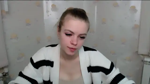 Snapshot of AliceFlirtt_ chatting on 23, 12, 2024 AliceFlirtt online show from 23, 12, 2024