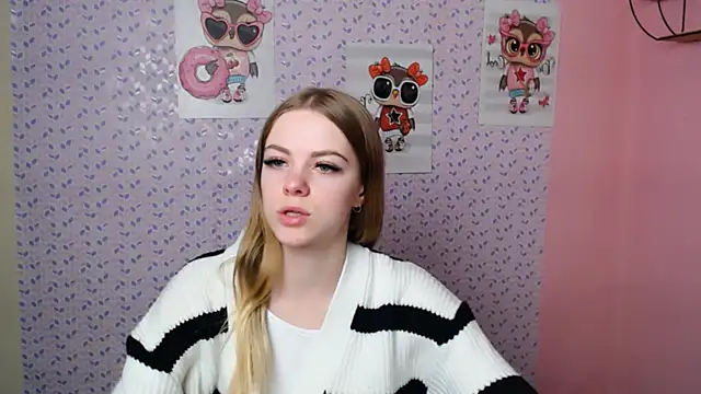 Snapshot of AliceFlirtt_ chatting on 11, 1, 2025 AliceFlirtt online show from 11, 1, 2025