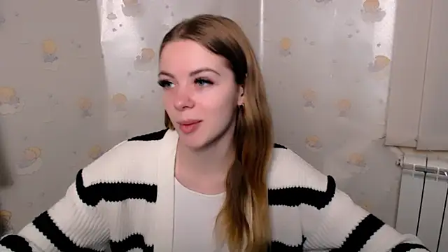 Snapshot of AliceFlirtt_ chatting on 1, 2, 2025 AliceFlirtt online show from 1, 2, 2025