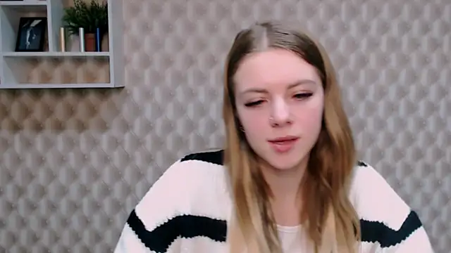 Snapshot of AliceFlirtt_ chatting on 1, 2, 2025 AliceFlirtt online show from 1, 2, 2025