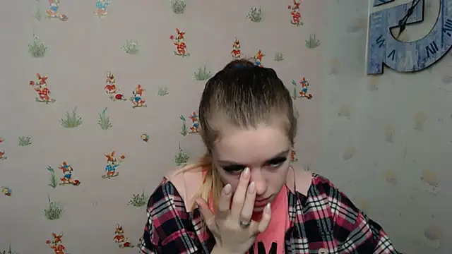 Snapshot of AliceFlirtt_ chatting on 5, 2, 2025 AliceFlirtt online show from 5, 2, 2025