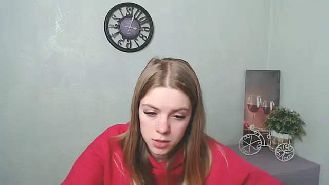 Snapshot of AliceFlirtt_ chatting on 19, 2, 2025 AliceFlirtt online show from 19, 2, 2025
