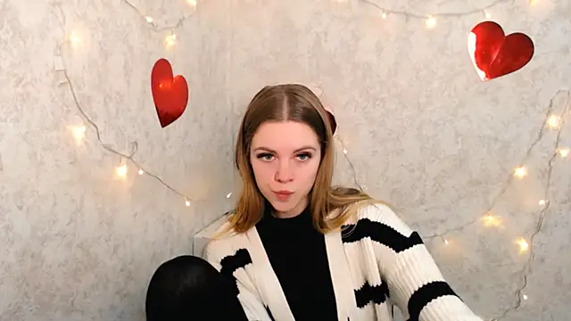 Snapshot of AliceFlirtt_ chatting on 21, 2, 2025 AliceFlirtt online show from 21, 2, 2025