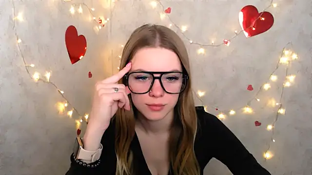 Snapshot of AliceFlirtt_ chatting on 27, 2, 2025 AliceFlirtt online show from 27, 2, 2025