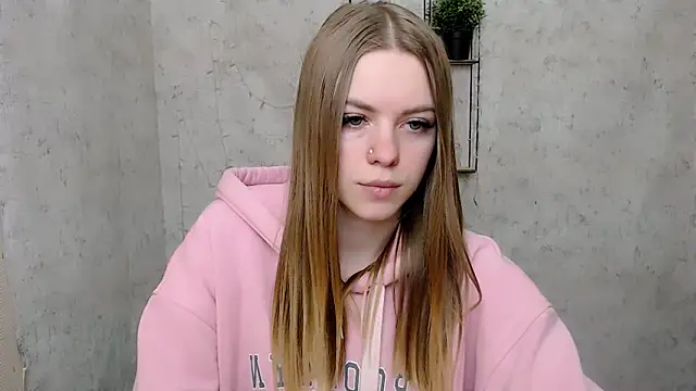 Snapshot of AliceFlirtt_ chatting on 17, 3, 2025 AliceFlirtt online show from 17, 3, 2025