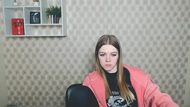 Snapshot of AliceFlirtt_ chatting on 20, 3, 2025 AliceFlirtt online show from 20, 3, 2025
