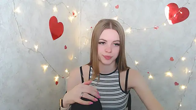 Snapshot of AliceFlirtt_ chatting on 21, 3, 2025 AliceFlirtt online show from 21, 3, 2025