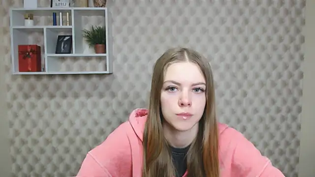 Snapshot of AliceFlirtt_ chatting on 8, 10, 2025 AliceFlirtt online show from 8, 10, 2025