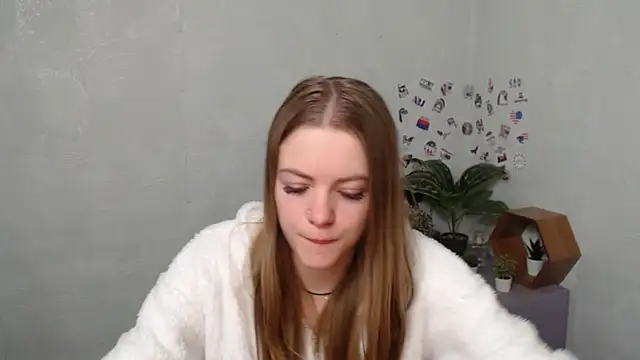 AliceFlirtt  online show from 4, 11, 2025