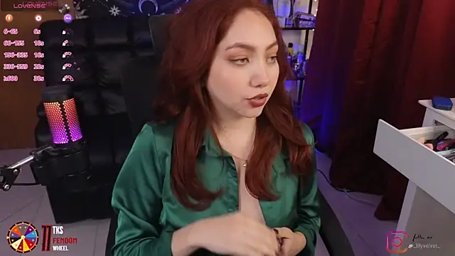 LilyVelvett online show from 13, 1, 2025